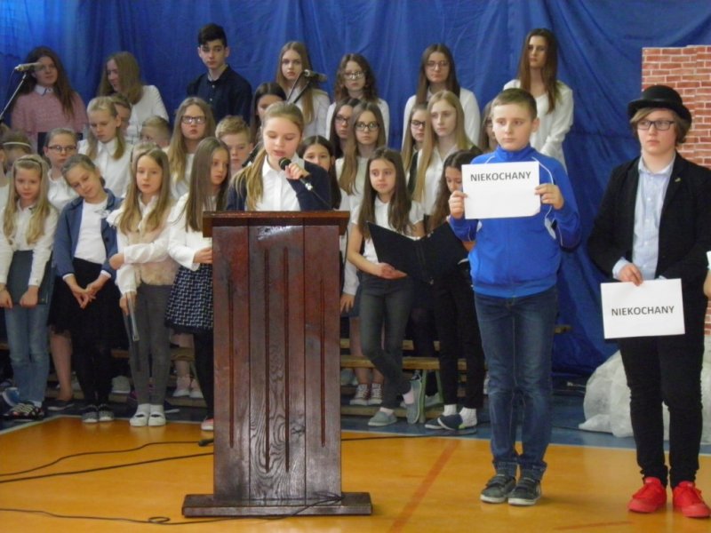 Przedstawienie "Niekochany"